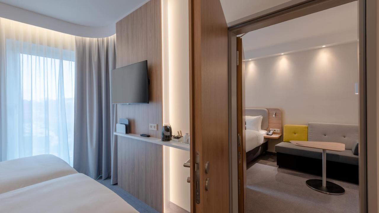 Holiday Inn Express - Munich North By Ihg Dış mekan fotoğraf